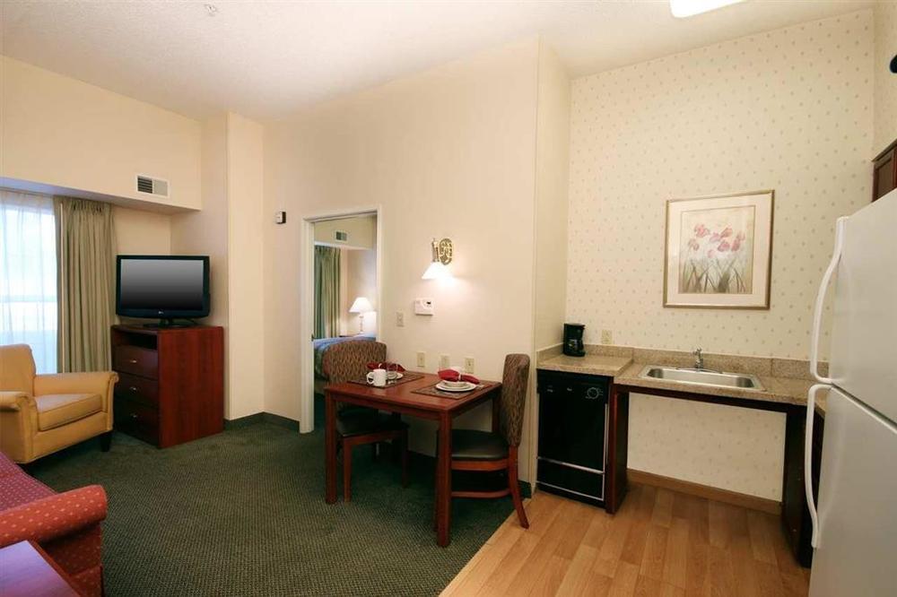 Homewood Suites By Hilton Erie Room photo